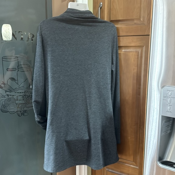 Denver Hayes Button Shall Size Medium - Picture 4 of 7